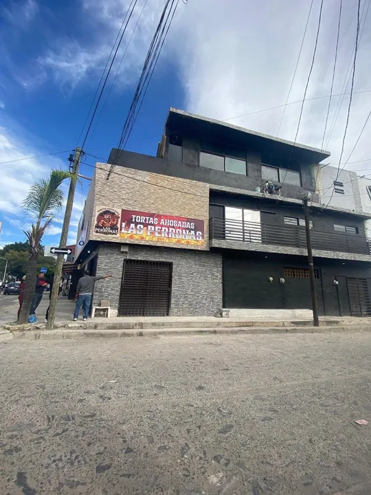 Local en Venta en Mariano Otero - Av. Las Torres