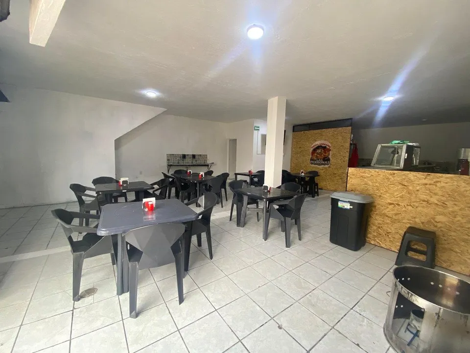 Foto 4 de Local en Venta en Mariano Otero - Av. Las Torres