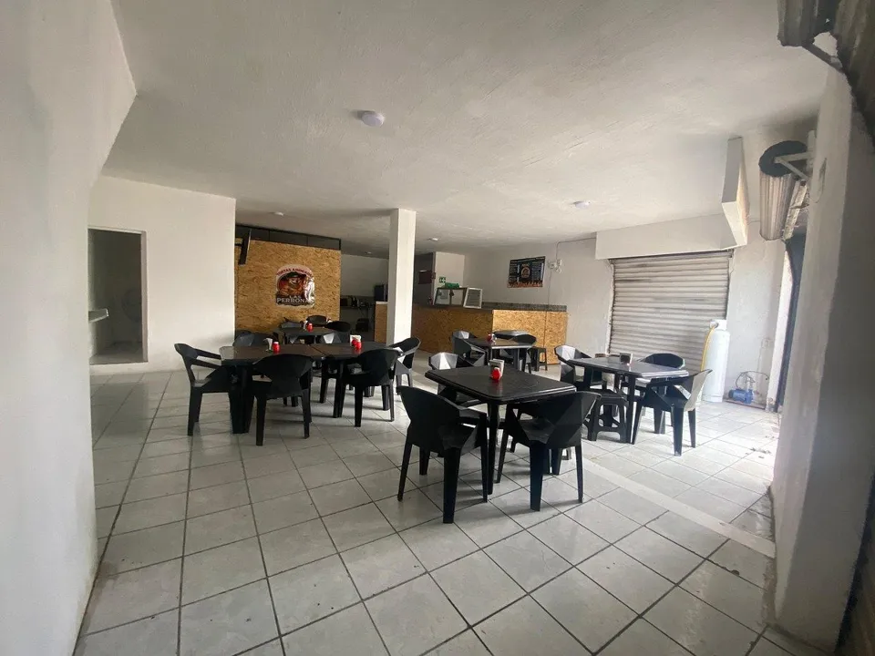 Foto 5 de Local en Venta en Mariano Otero - Av. Las Torres