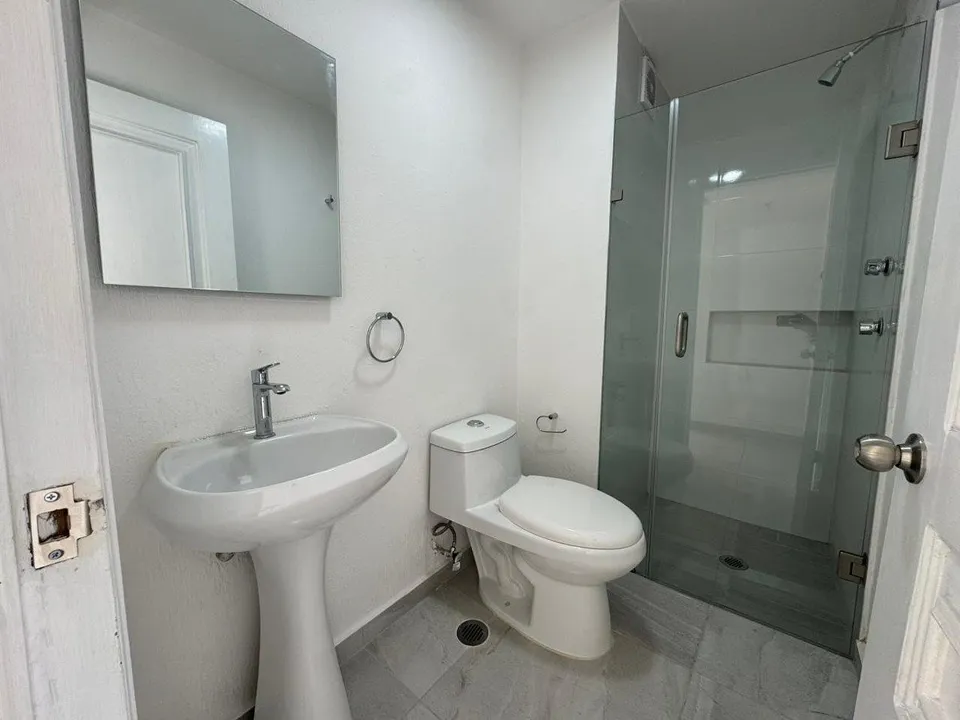 Foto 9 de Departamento en venta en Americana - Simon Bolivar 339- Int 4