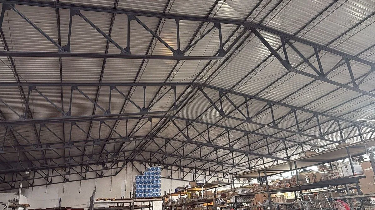 Foto 5 de BODEGA INDUSTRIAL / QUINTA VELARDE 1345 MTS2