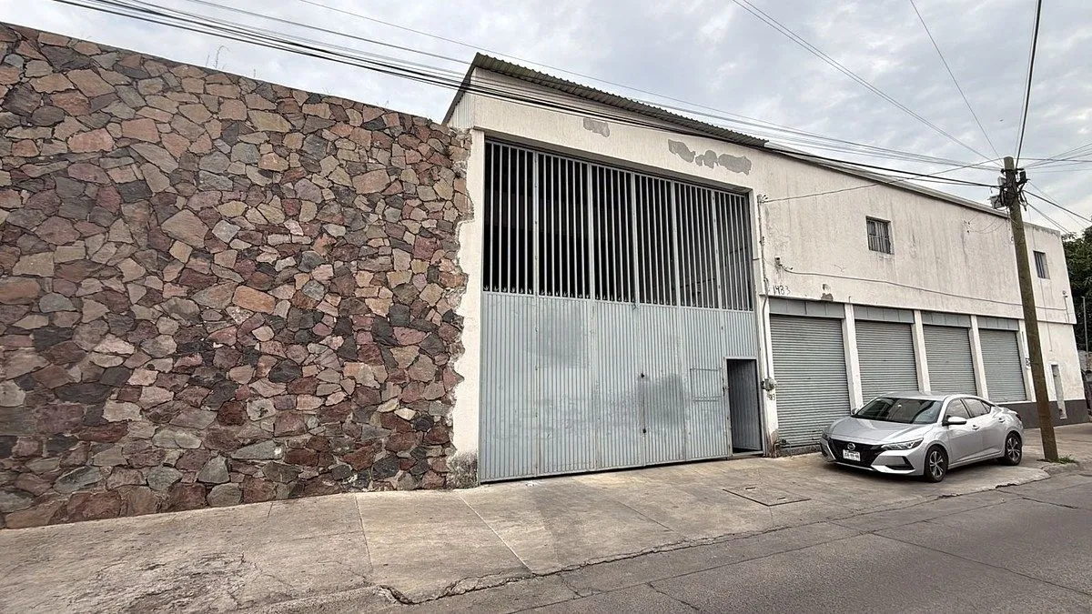 Foto 6 de BODEGA INDUSTRIAL / QUINTA VELARDE 1345 MTS2
