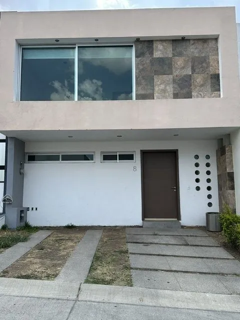 Casa en Renta, COTO CAMPIÑAS. SENDEROS DE MONTE VERDE. Tlajomulco de Zuñiga. Jal