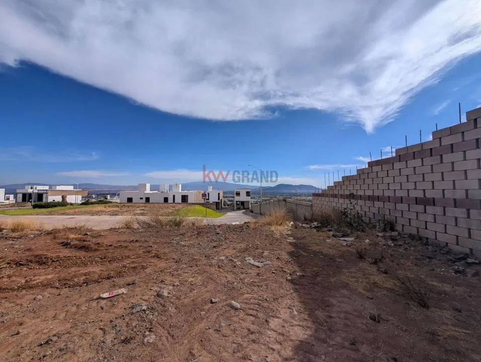 Foto 3 de Terreno en Venta en Zimaltá Tlaquepaque con vista a la ciudad