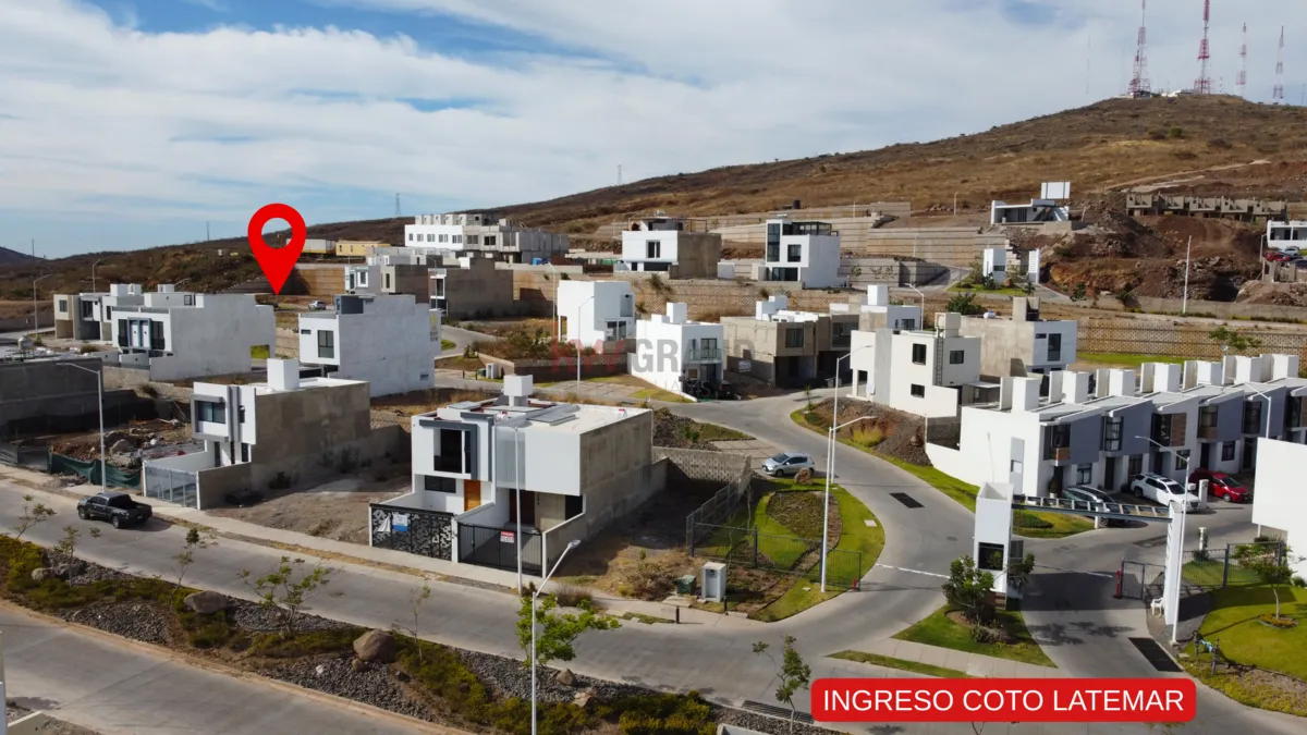 Foto 6 de Terreno en Venta en Zimaltá Tlaquepaque con vista a la ciudad