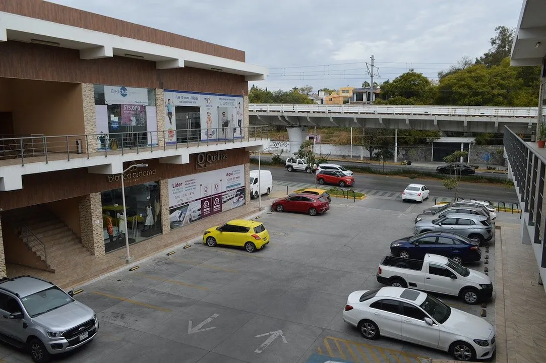Foto 9 de Local Comercial en Plaza Coronado, Av. Avila Camacho
