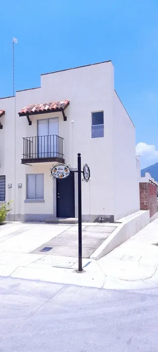 Foto 2 de Casa en renta, Residencial Alta California, Tlajomulco | RCV-2262