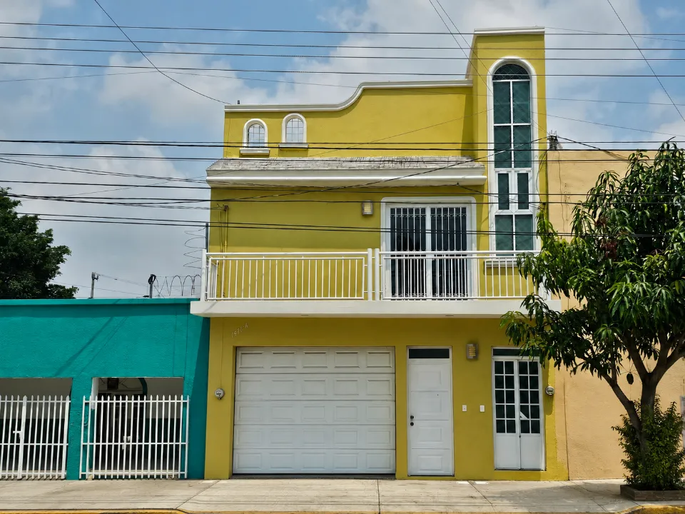 Casa en venta en Calle Salvador López Chávez, Gonzalez Gallo, Guadalajara