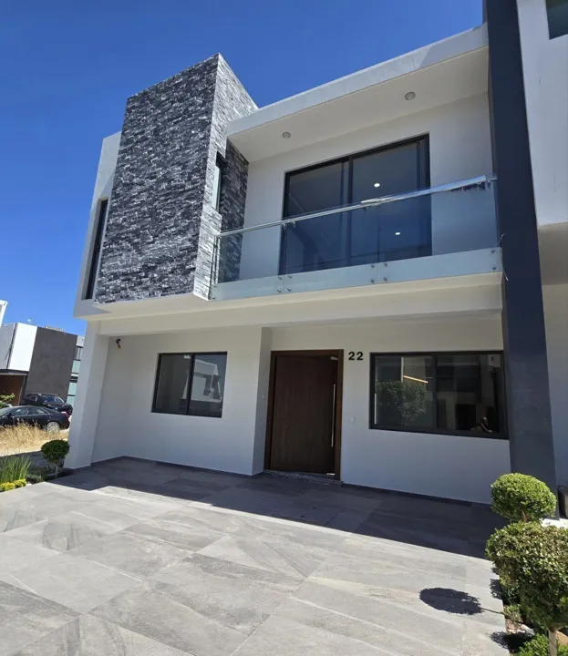 Casa en Venta en Valle Imperial, coto Imperio Maya