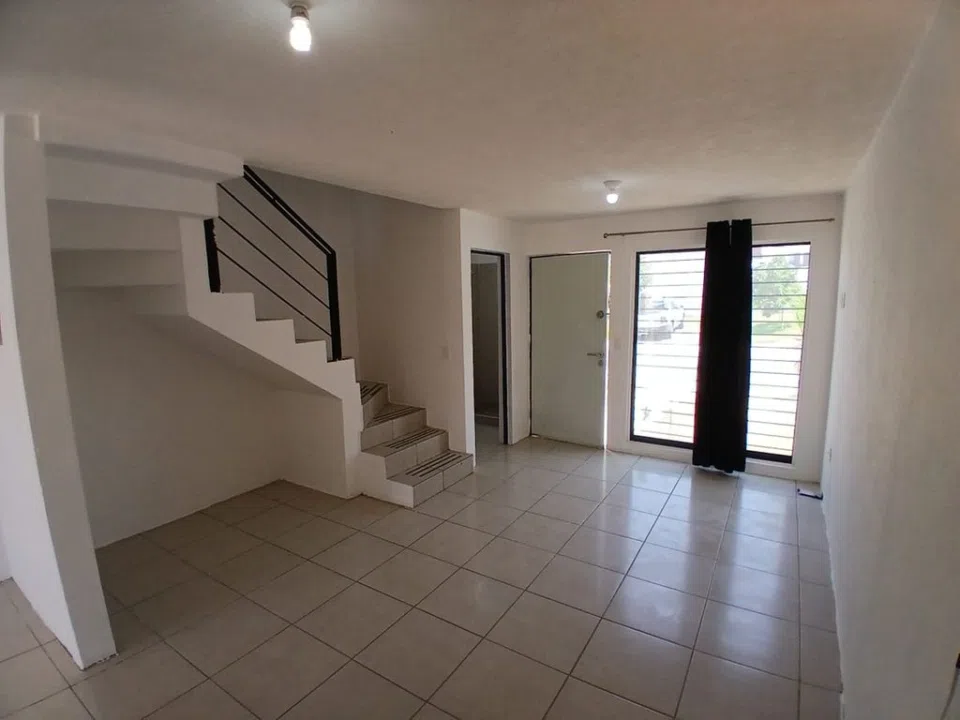 Foto 2 de CASA EN VENTA EN VISTA SUR RESIDENCIAL – COTO MILÁN