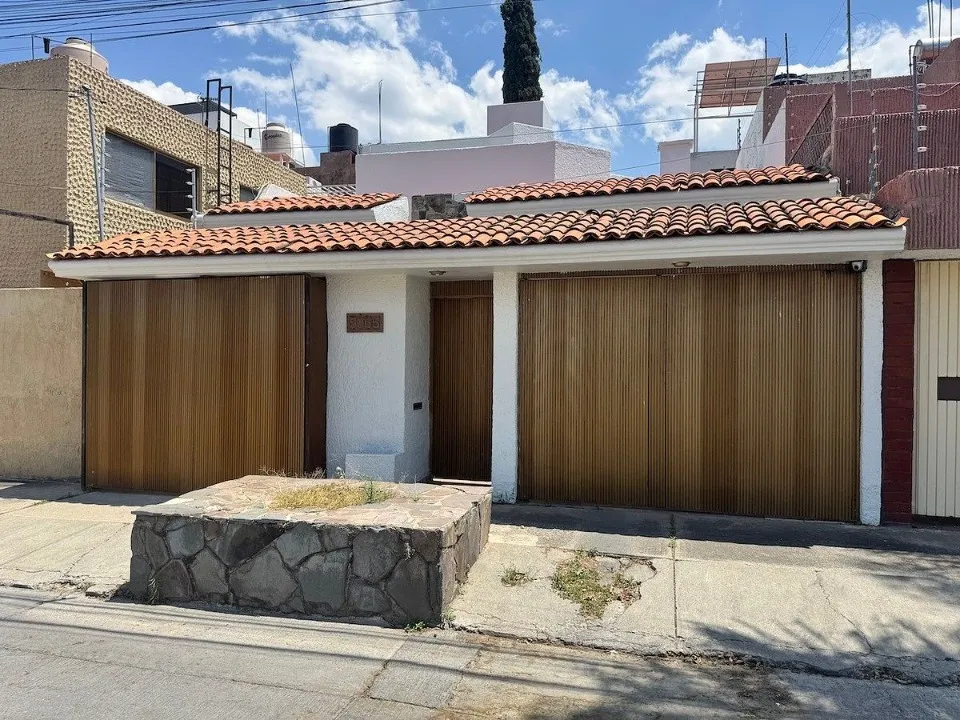 Foto 2 de Casa en Venta en Jardines de Guadalupe