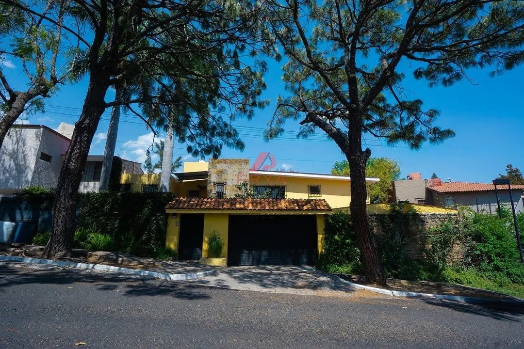 Casa en venta con vista a la barranca en Villa Universitaria, Zapopan |