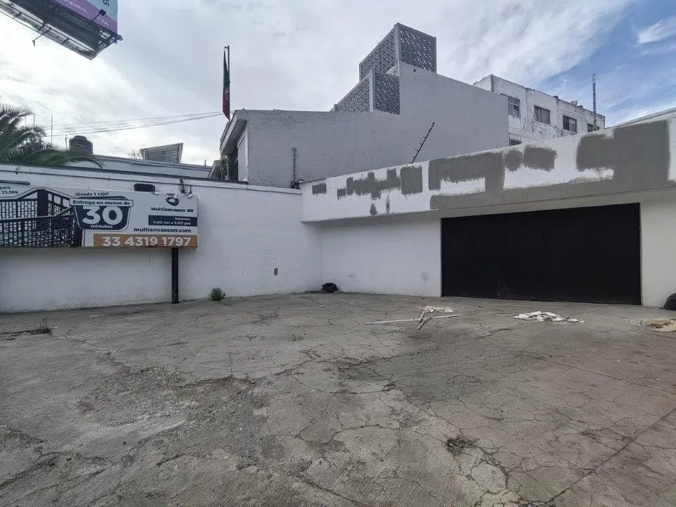 Foto 4 de Local en Renta en Jardines del Bosque, Guadalajara, Jalisco.