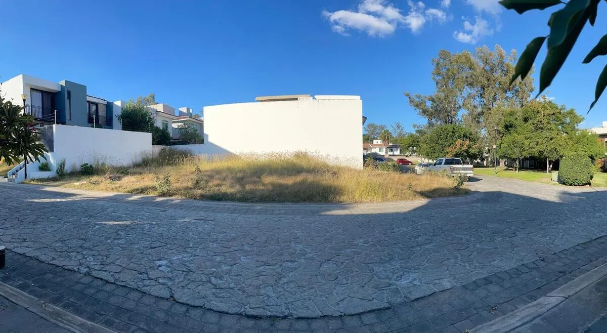 Terreno en Venta en Fracc El Manantial - Paseo del Bosque 8