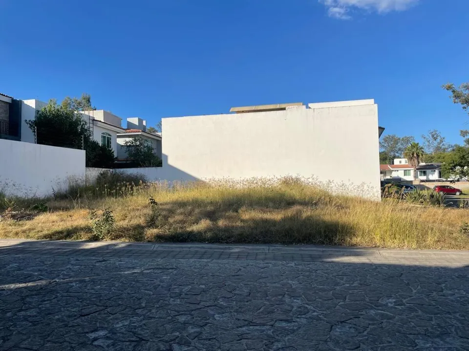 Foto 3 de Terreno en Venta en Fracc El Manantial - Paseo del Bosque 8