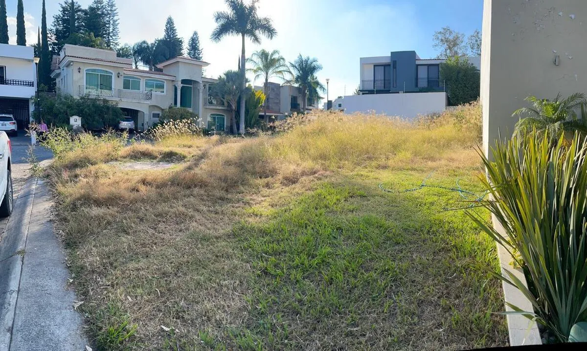 Foto 5 de Terreno en Venta en Fracc El Manantial - Paseo del Bosque 8