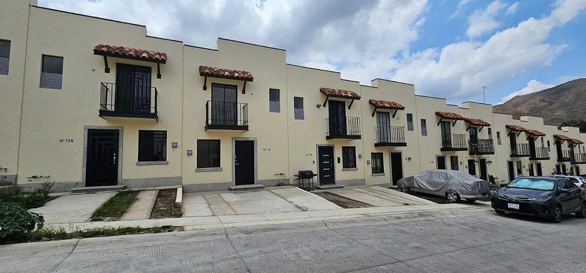 CASA EN VENTA ALTA CALIFORNIA DENTRO DE COTO