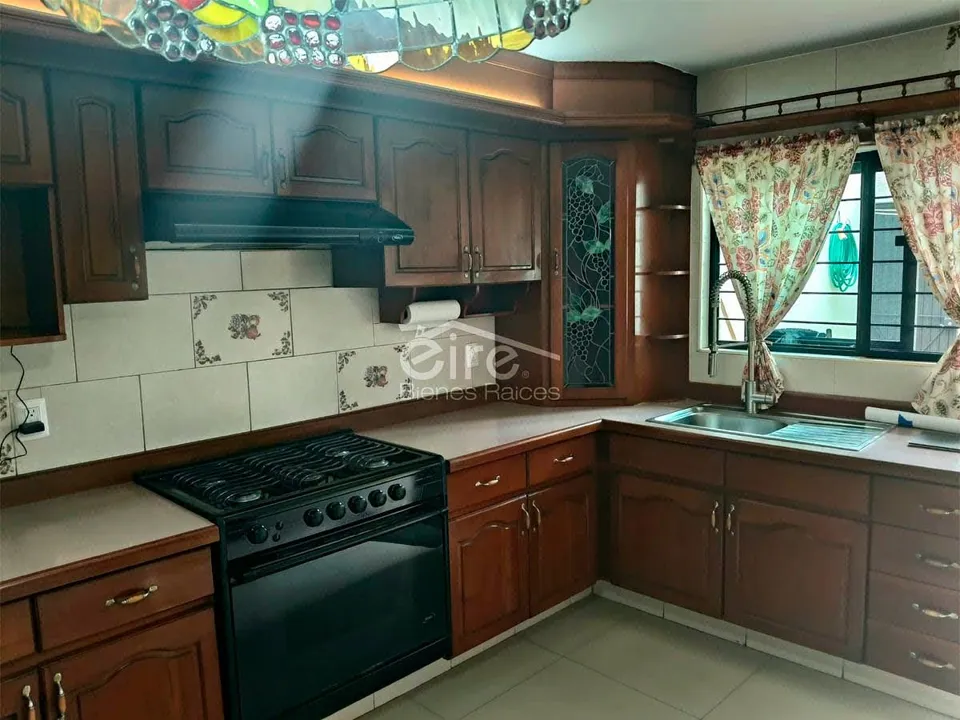 Foto 2 de Casa en venta en Santa Elena Alcalde, Irene Robledo