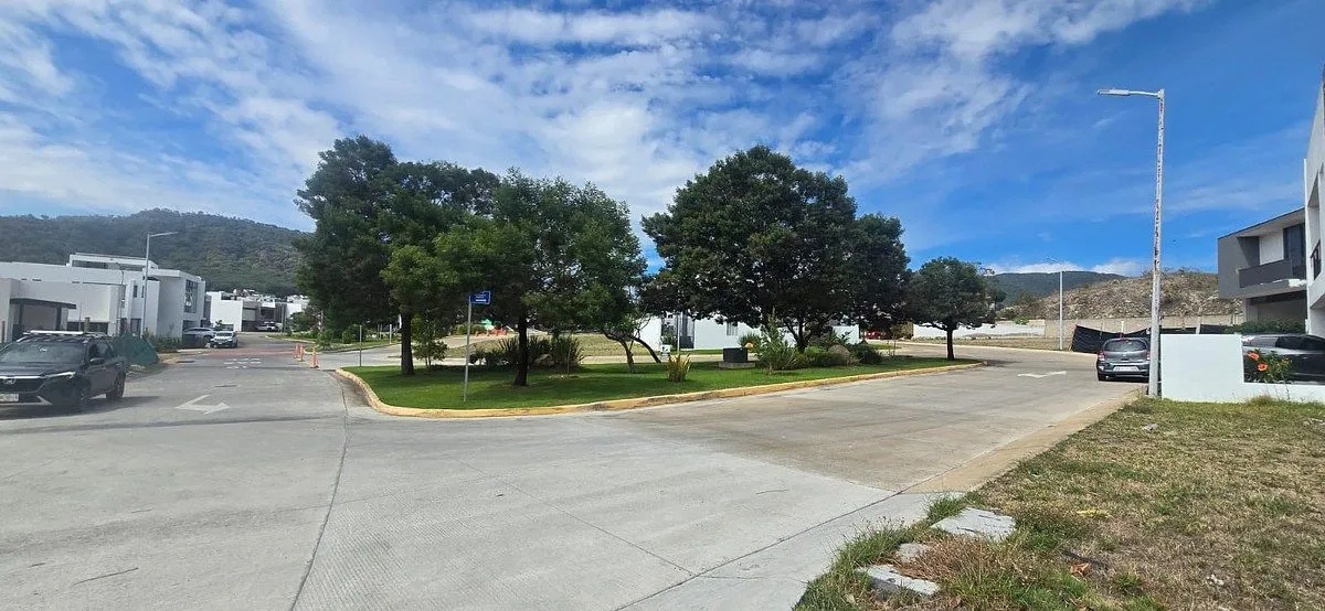 Foto 5 de Terreno en Venta en Fraccionamiento Los Robles - Coto Castaños 7B