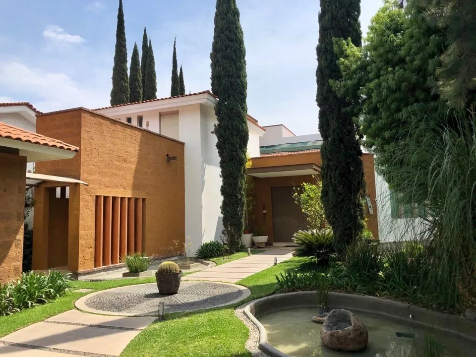 Foto 2 de Casa en Venta en El Palomar Residencia bellísima con Vista al Bosque y Ciudad