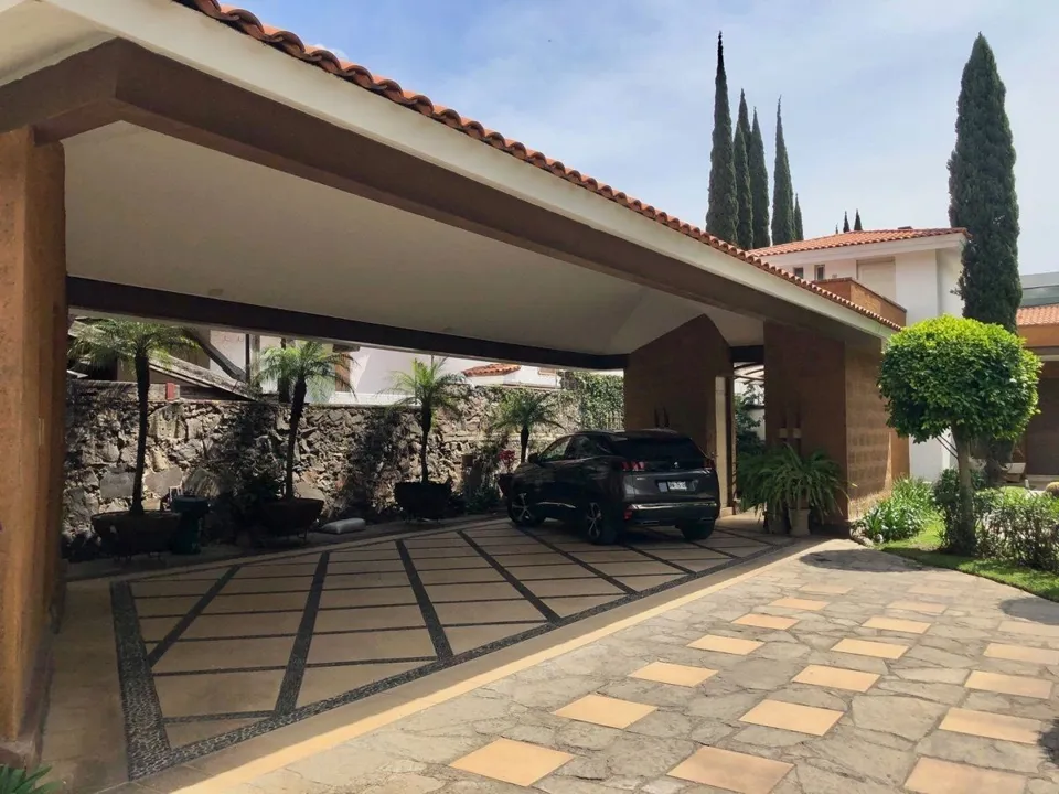 Foto 4 de Casa en Venta en El Palomar Residencia bellísima con Vista al Bosque y Ciudad