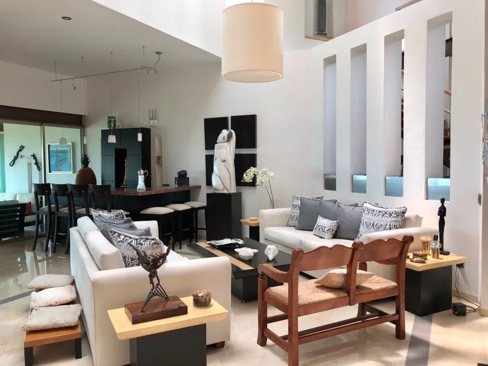 Foto 9 de Casa en Venta en El Palomar Residencia bellísima con Vista al Bosque y Ciudad