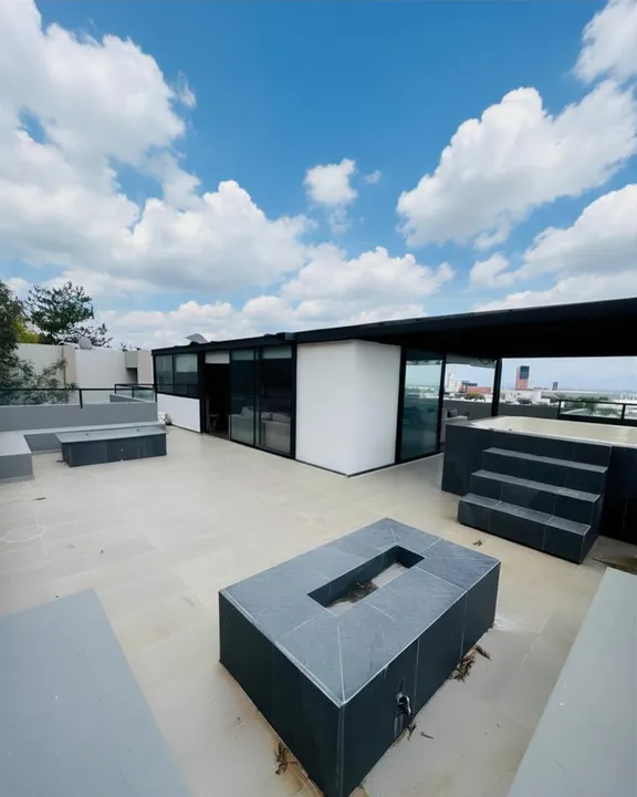 Foto 3 de INCREIBLE CASA "Lago Nogal" al sur de la ciudad! FRENTE A PLAZA PUNTO SUR