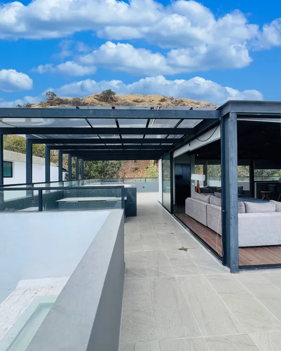 Foto 4 de INCREIBLE CASA "Lago Nogal" al sur de la ciudad! FRENTE A PLAZA PUNTO SUR