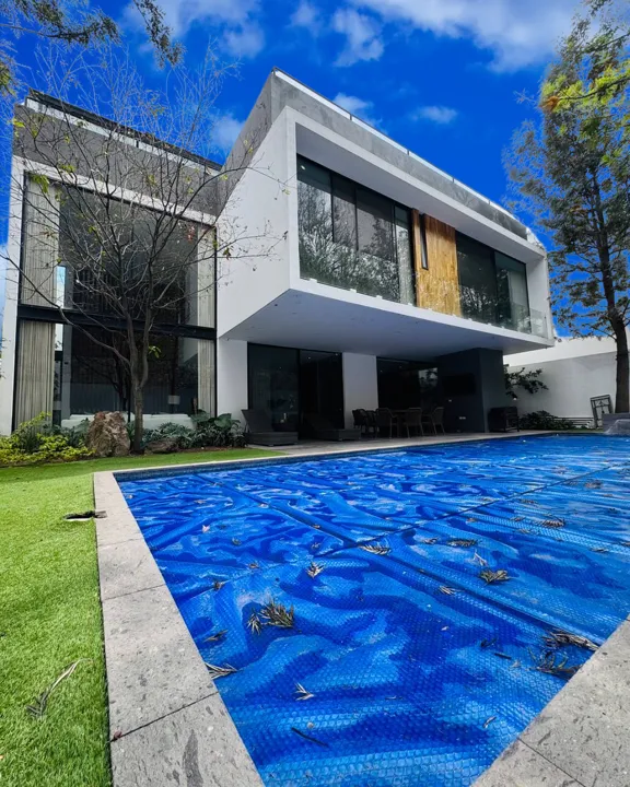 Foto 7 de INCREIBLE CASA "Lago Nogal" al sur de la ciudad! FRENTE A PLAZA PUNTO SUR