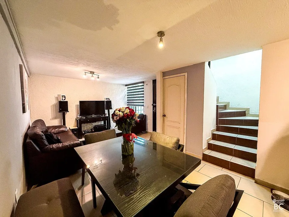 Foto 2 de Casa en Venta en Jardines de San José, Guadalajara | 2 Recámaras en Coto Privado