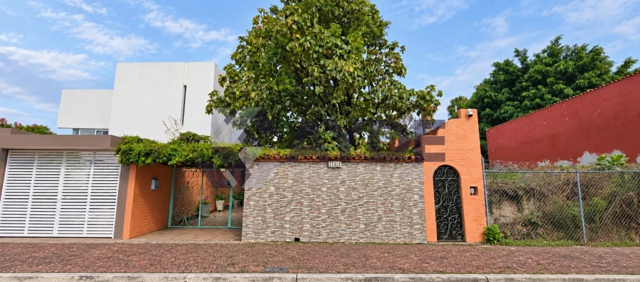 CASA EN VENTA EN CIUDAD BUGAMBILIAS