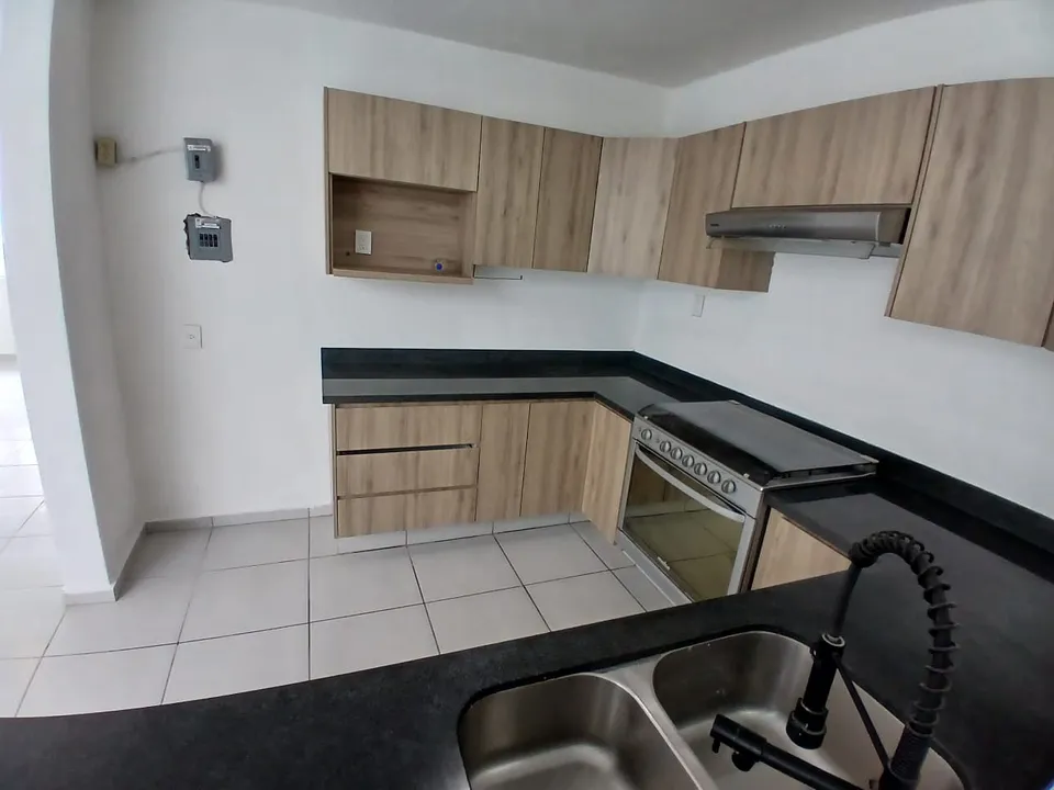 Foto 2 de Casa En Condominio en venta en El Fortín 4 Recámaras