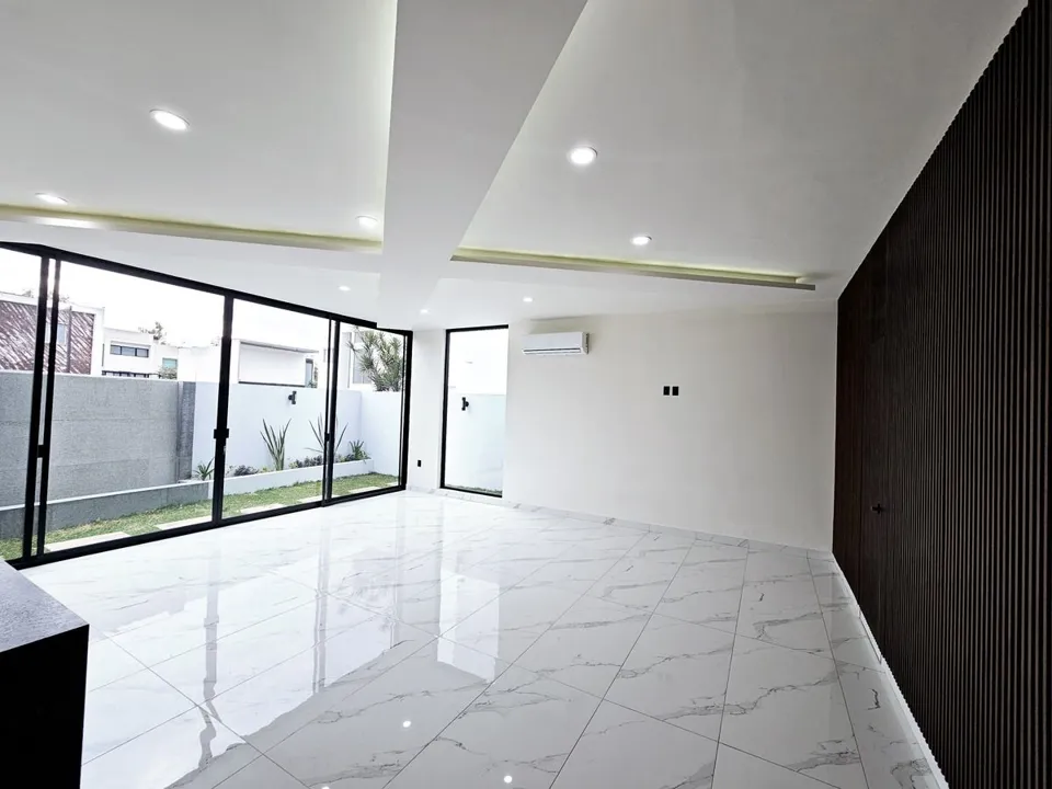 Foto 5 de CASA CON EXCELENTES ACABADOS 3 REACAMARAS Y 1 ESTUDIO