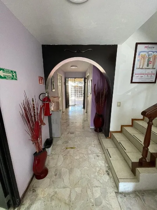 Foto 3 de Casa con Uso de Suelo Comercial o Mixto en venta en Avenida Nicolás Copérnico, Arboledas, Zapopan