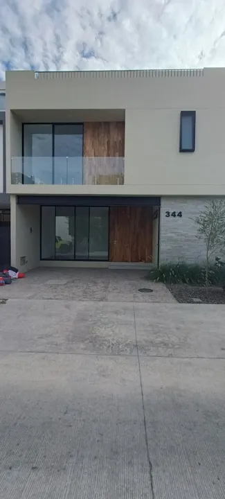 NUEVA CASA CON 4 RECAMARAS CON BAÑO COMPLETO