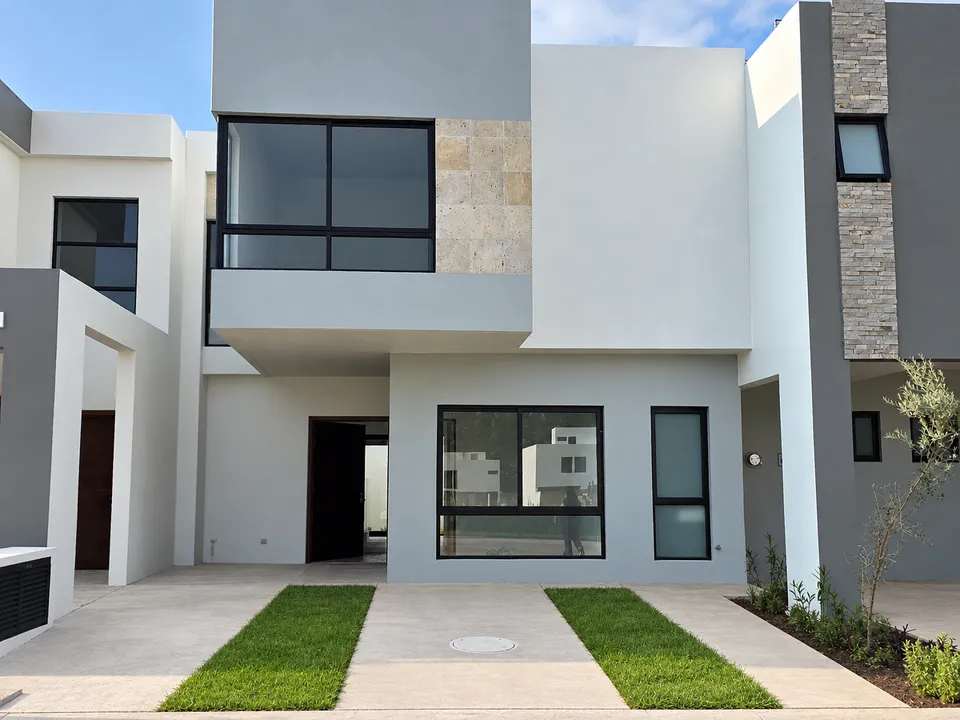 Casa en venta de 3 recámaras Zona Imperial, Zapopan