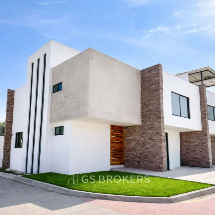 Casa en venta en H. Colegio Militar, Colonia La Granja, Zapopan