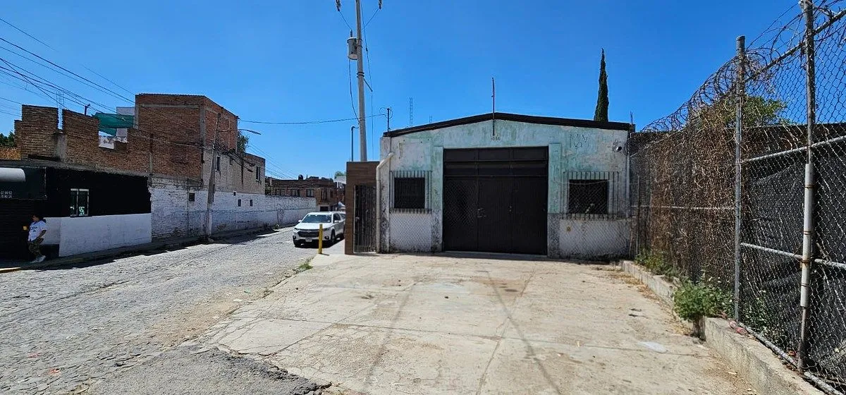 Foto 2 de BOGEGA EN VENTA A PRECIO DE TERRENO EN EL VERGEL