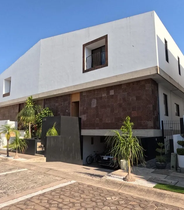 Foto 2 de JARDÍN REAL | DISEÑO ÚNICO CON PATIO CENTRAL Y 4 COCHERAS