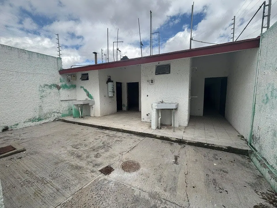 Foto 3 de 3 CASAS EN UNA PROPIEDAD, A UNOS PASOS DEL PARIAN, PARA REMODELAR
