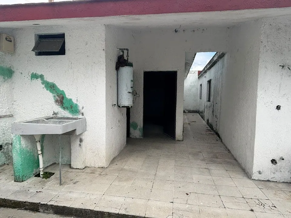 Foto 4 de 3 CASAS EN UNA PROPIEDAD, A UNOS PASOS DEL PARIAN, PARA REMODELAR