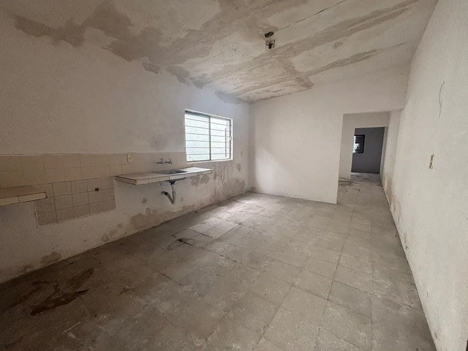 Foto 6 de 3 CASAS EN UNA PROPIEDAD, A UNOS PASOS DEL PARIAN, PARA REMODELAR