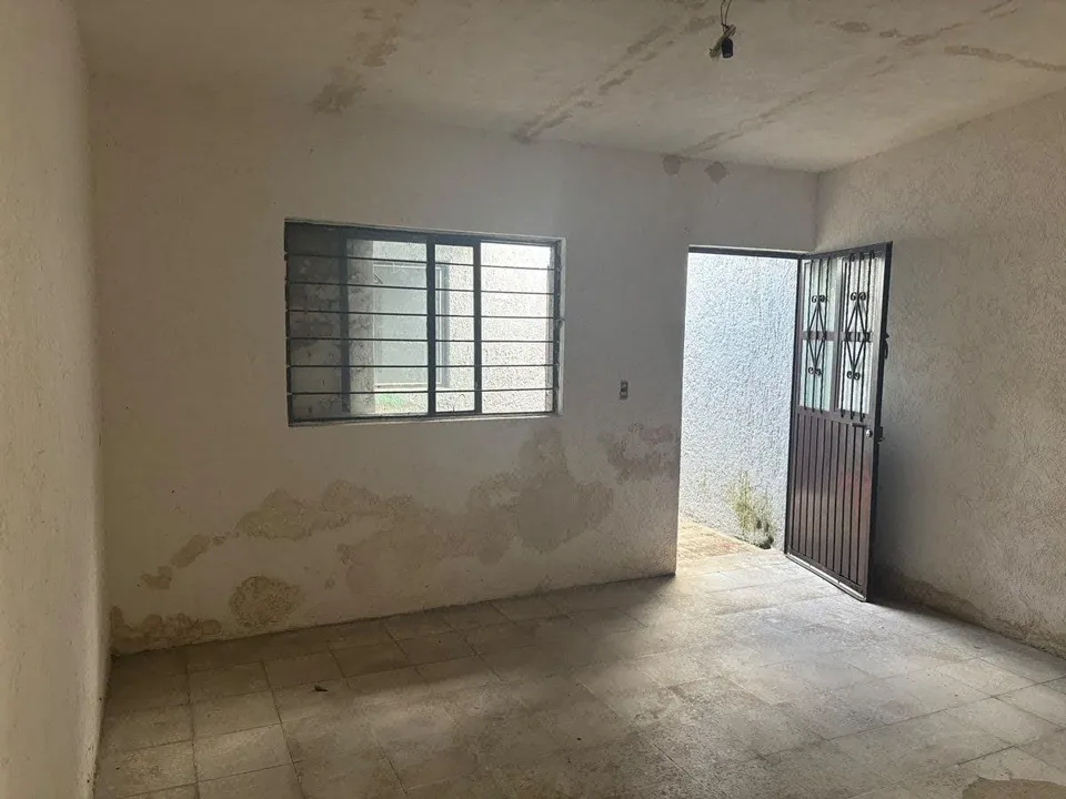 Foto 8 de 3 CASAS EN UNA PROPIEDAD, A UNOS PASOS DEL PARIAN, PARA REMODELAR