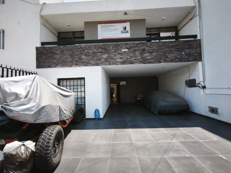 Foto 3 de Casa con uso de suelo mixto en venta — Jardines de los Arcos, Guadalajara