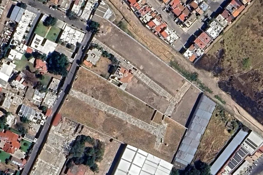 Foto 3 de Terreno en coto, 402 M2, a 3 minutos de Plaza "Punto Sur" y de López Mateos