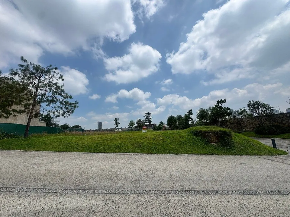 Foto 5 de Terreno en Venta en Esquina en Fraccionamiento Lomas Acueducto