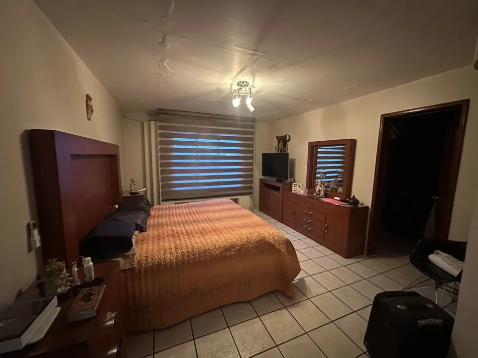 Foto 8 de Casa amplia en venta a media cuadra de Av. Patria