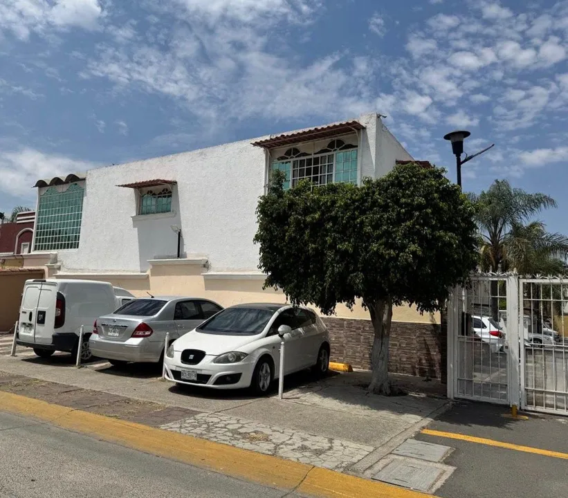 Foto 2 de Casa en venta en Tonala - Hacienda de los Eucaliptos 26