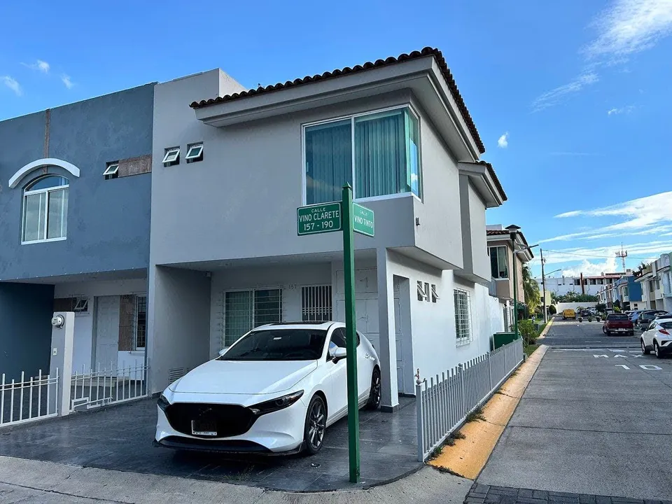 Casa en Renta en Coto Andalucía, Real de Valdepeñas | 3 Recámaras | A/C