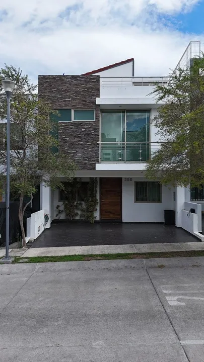 Foto 2 de CASA VENTA LA CIMA ZAPOPAN COTO H